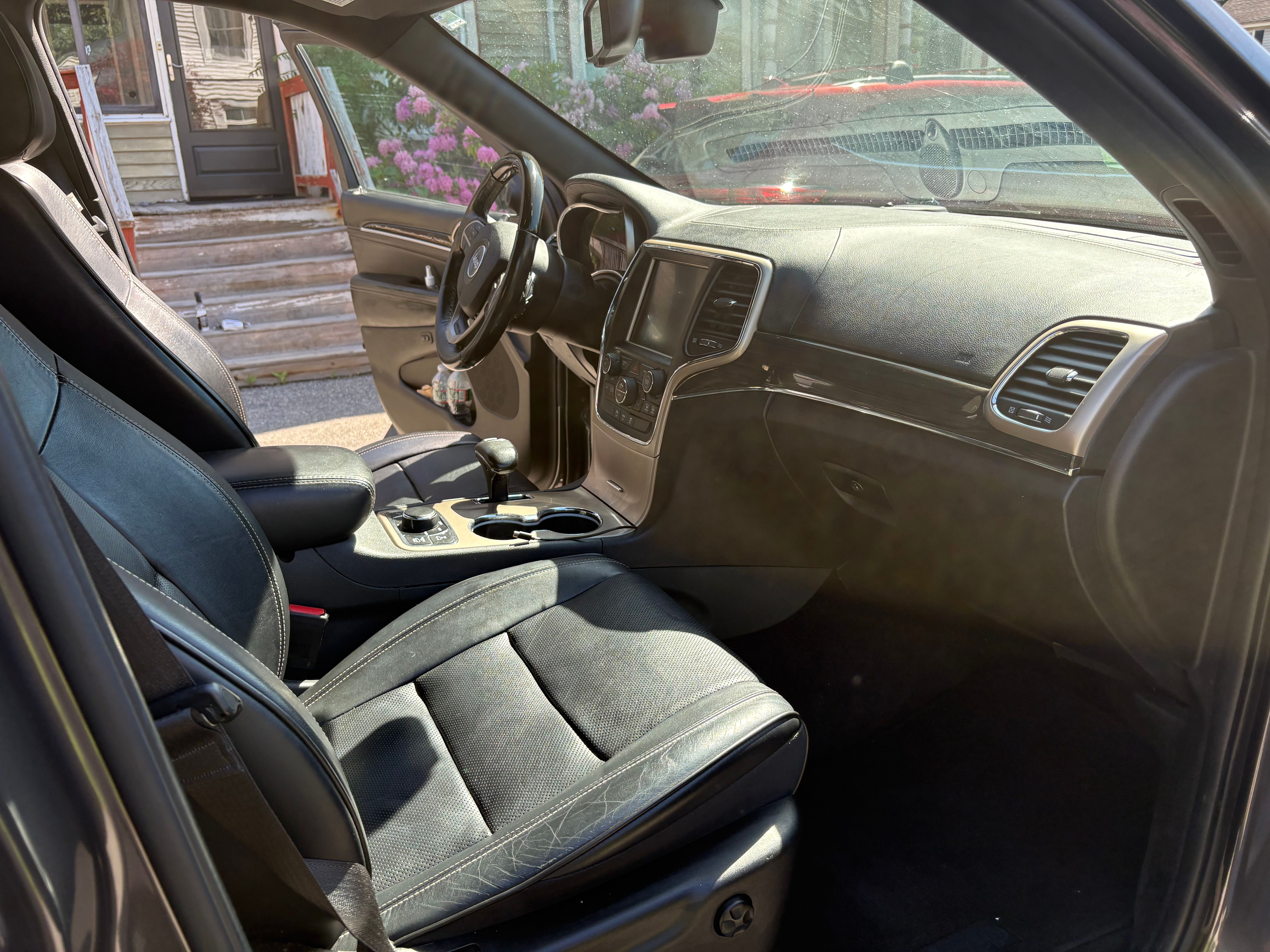 Used 2015 Jeep Grand Cherokee Overland AWD/4WD image 10