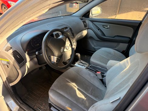 Used 2010 Hyundai Elantra GLS FWD image 10