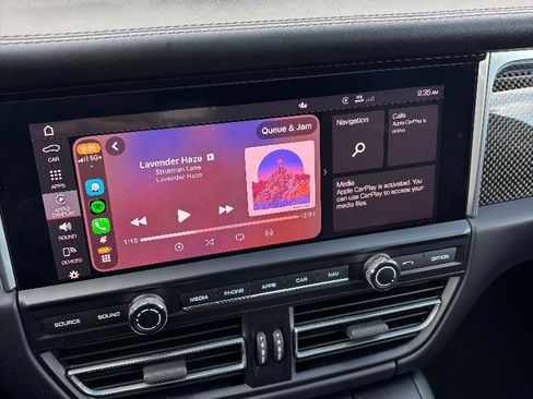 Used 2020 Porsche Macan Turbo image 16