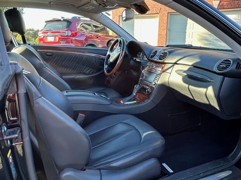 Used 2008 Mercedes-Benz CLK 350 Coupe image 4