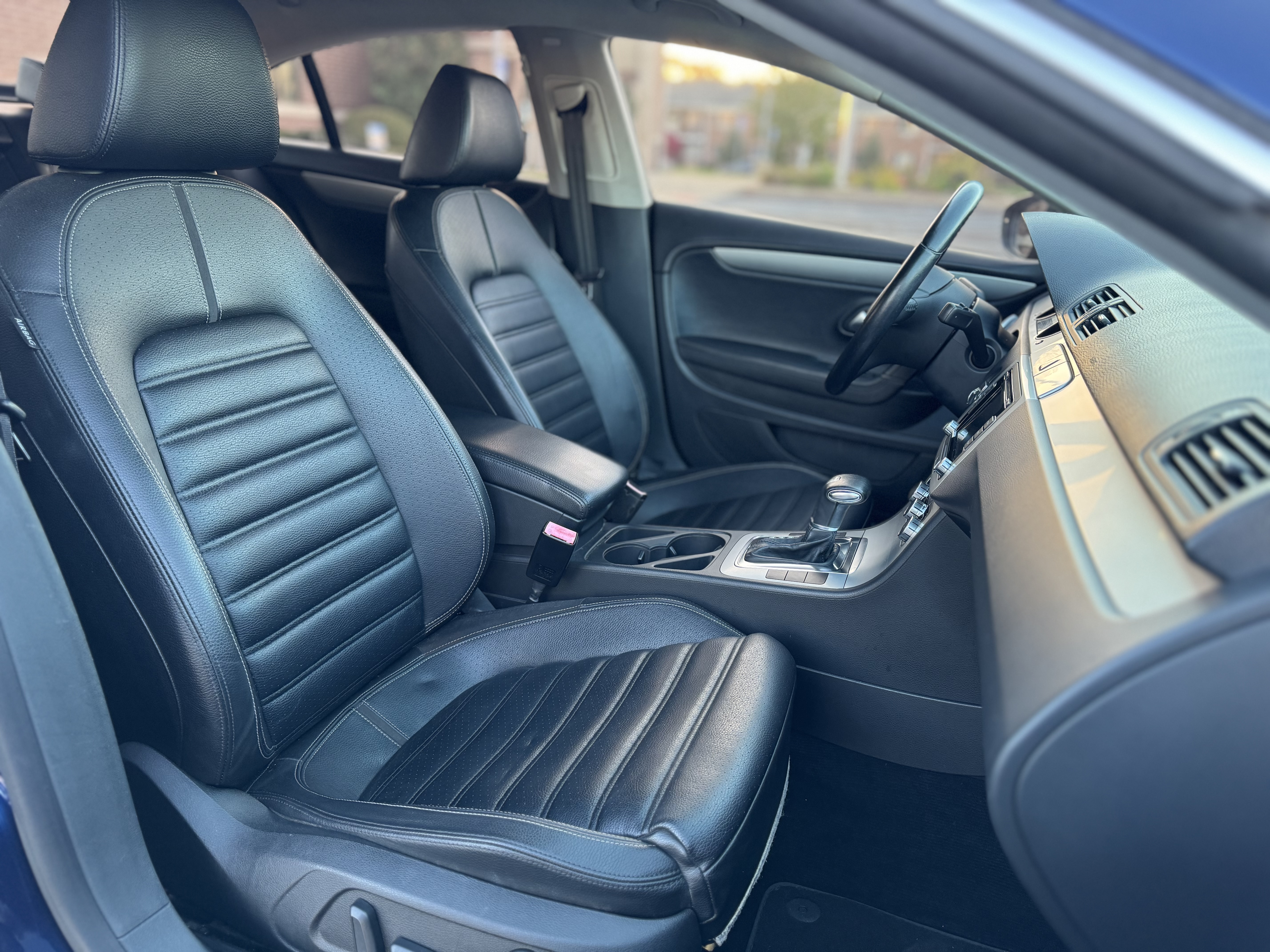 Used 2010 Volkswagen CC Sport FWD image 15