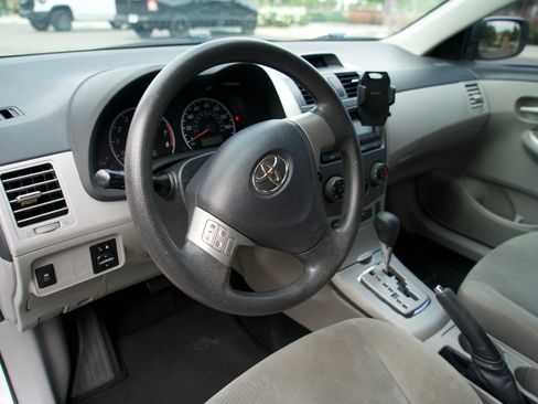 Used 2012 Toyota Corolla LE FWD image 23