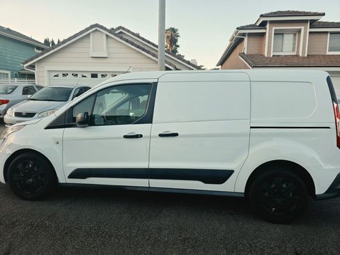 Used 2018 Ford Transit Connect XLT FWD image 12