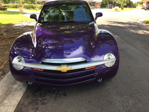 Used 2004 Chevrolet SSR w/ Preferred Equipment Group image 8