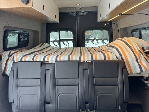 Used 2020 Mercedes-Benz Sprinter 2500 image 11