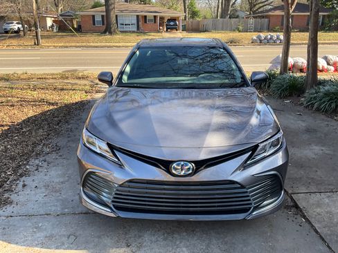 Used 2022 Toyota Camry LE image 8