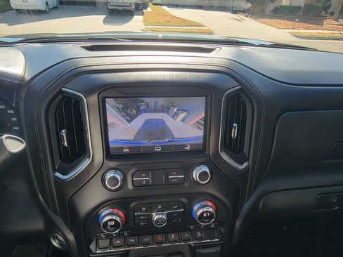 Used 2022 GMC Sierra 1500 AT4 w/ AT4 Premium Package image 10