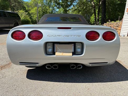 Used 1999 Chevrolet Corvette Convertible w/ Memory Pkg RWD image 8