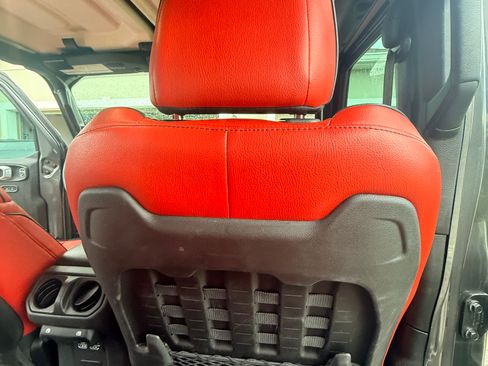 Used 2022 Jeep Gladiator Rubicon AWD/4WD image 10