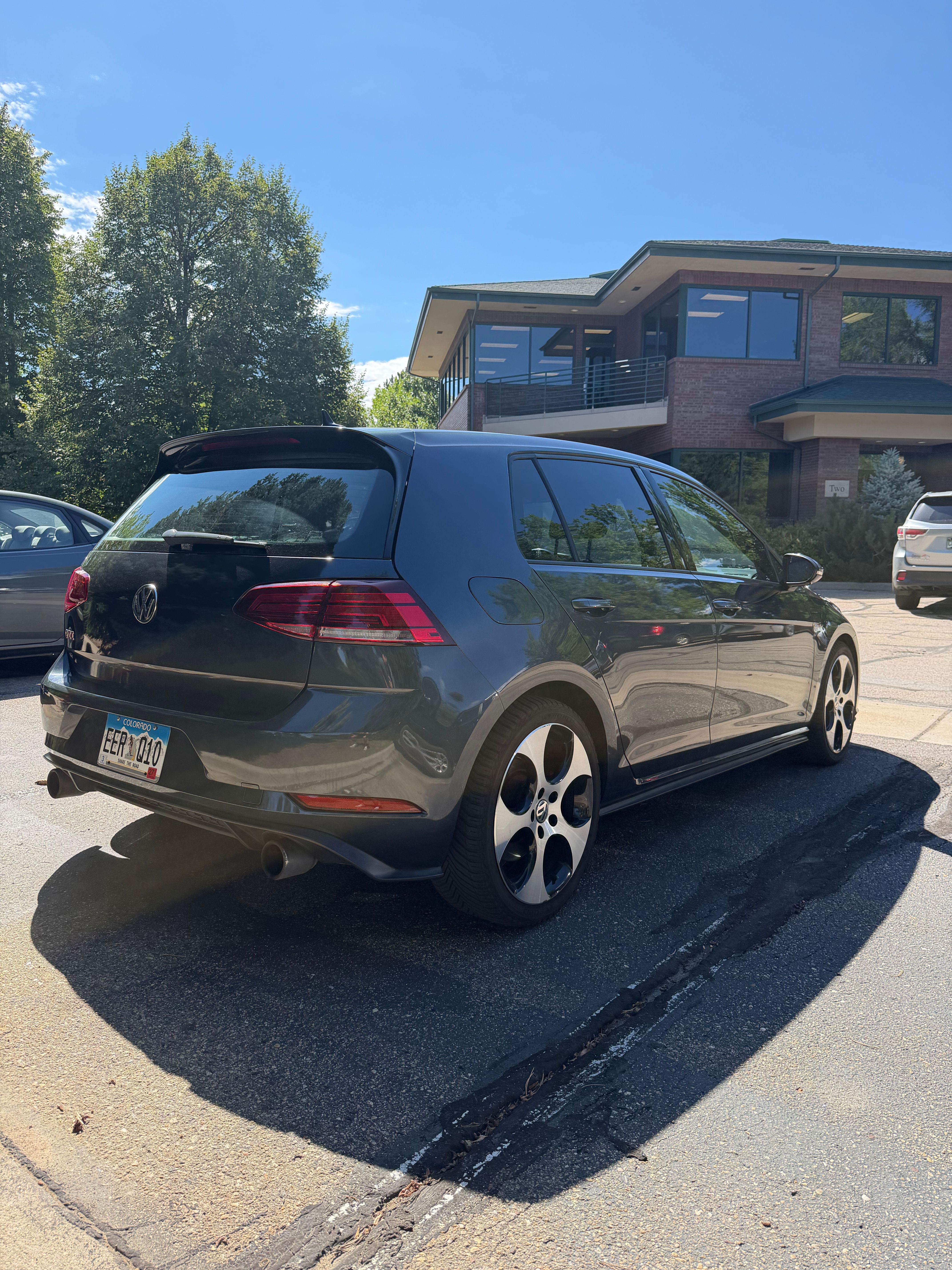 Used 2018 Volkswagen GTI SE FWD image 6