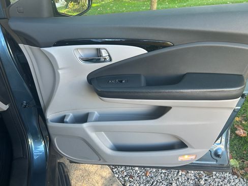 Used 2016 Honda Pilot Elite image 18