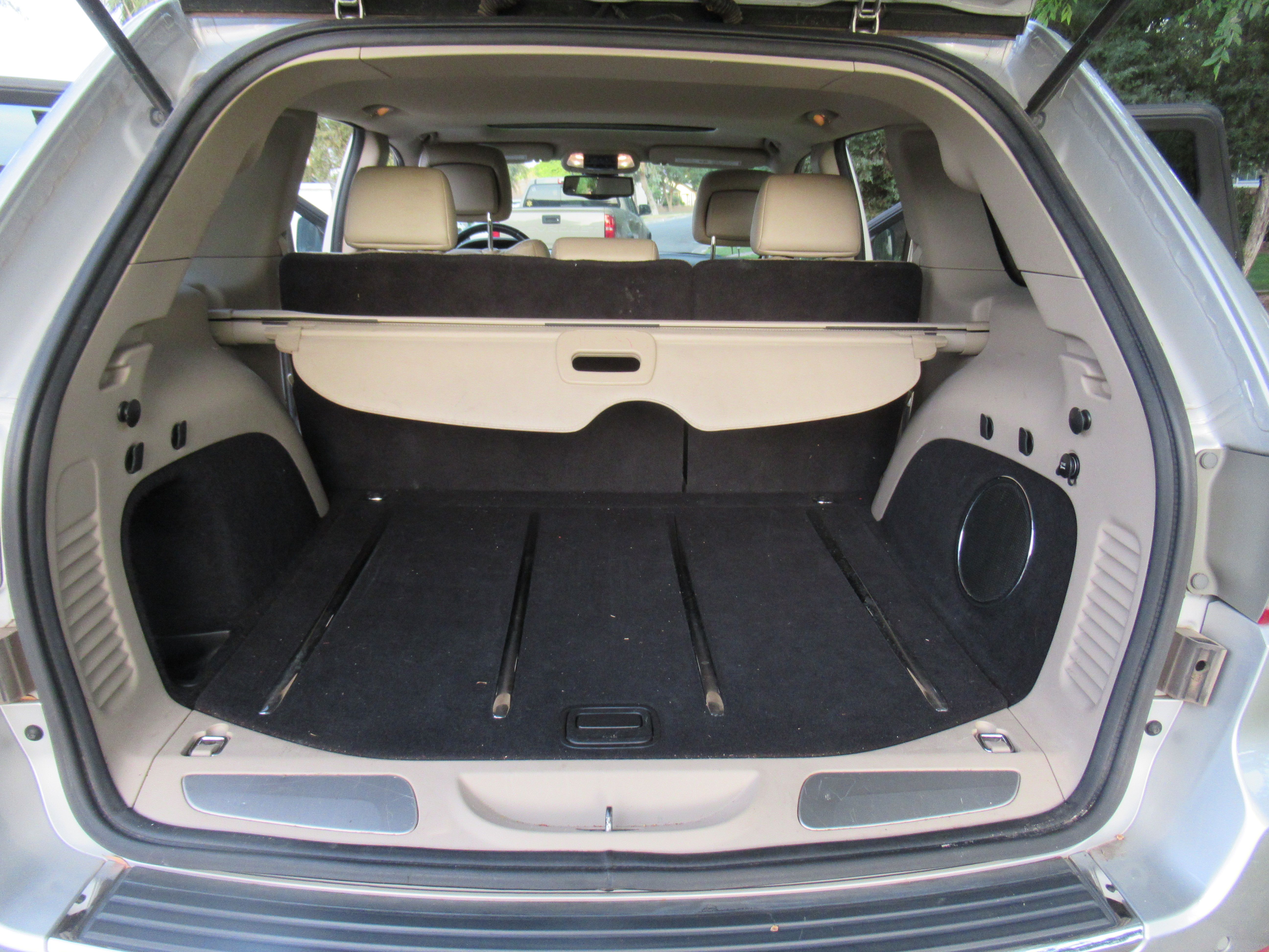 Used 2011 Jeep Grand Cherokee Limited AWD/4WD image 14