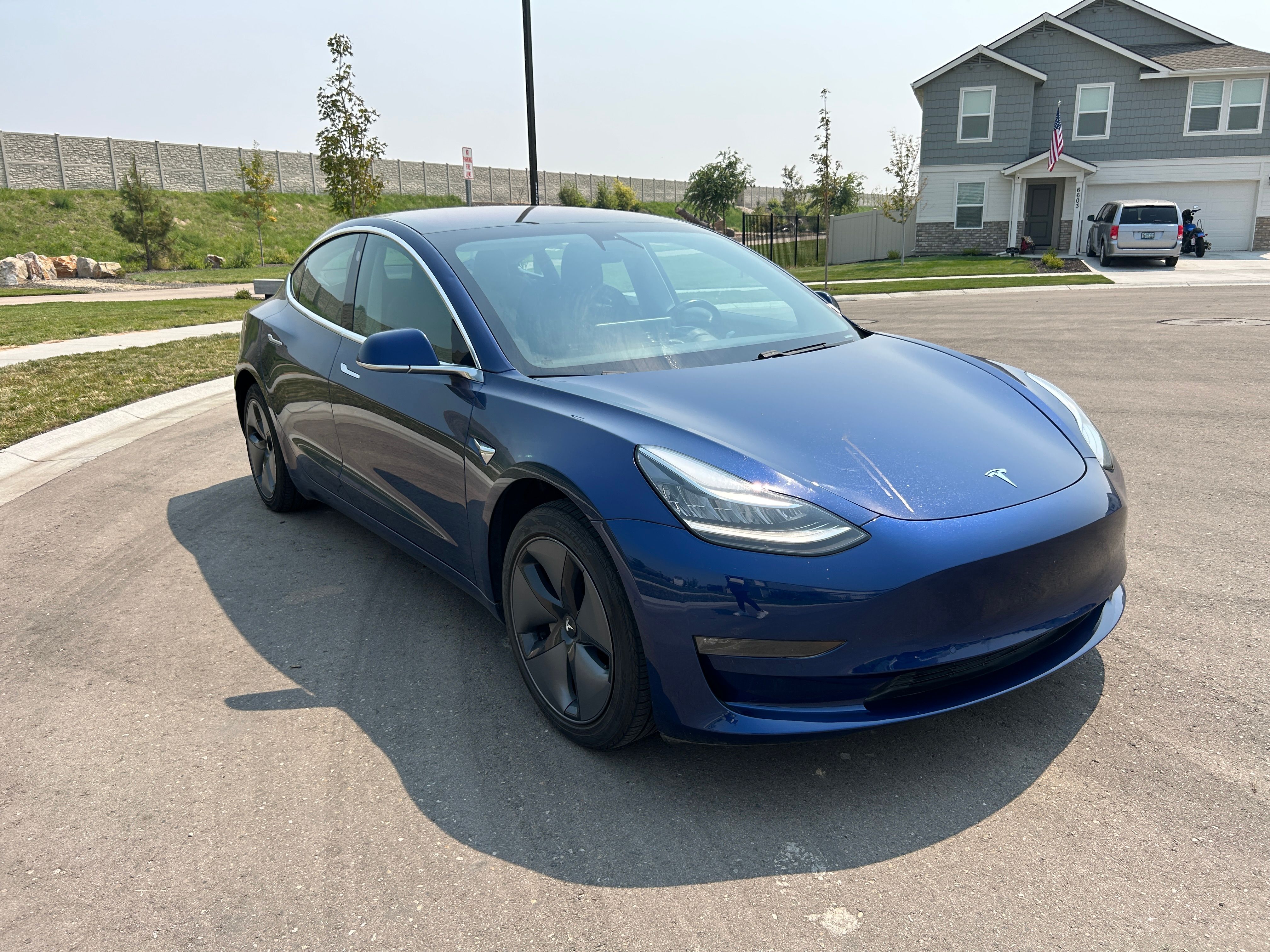 Used 2019 Tesla Model 3 Mid Range RWD image 5