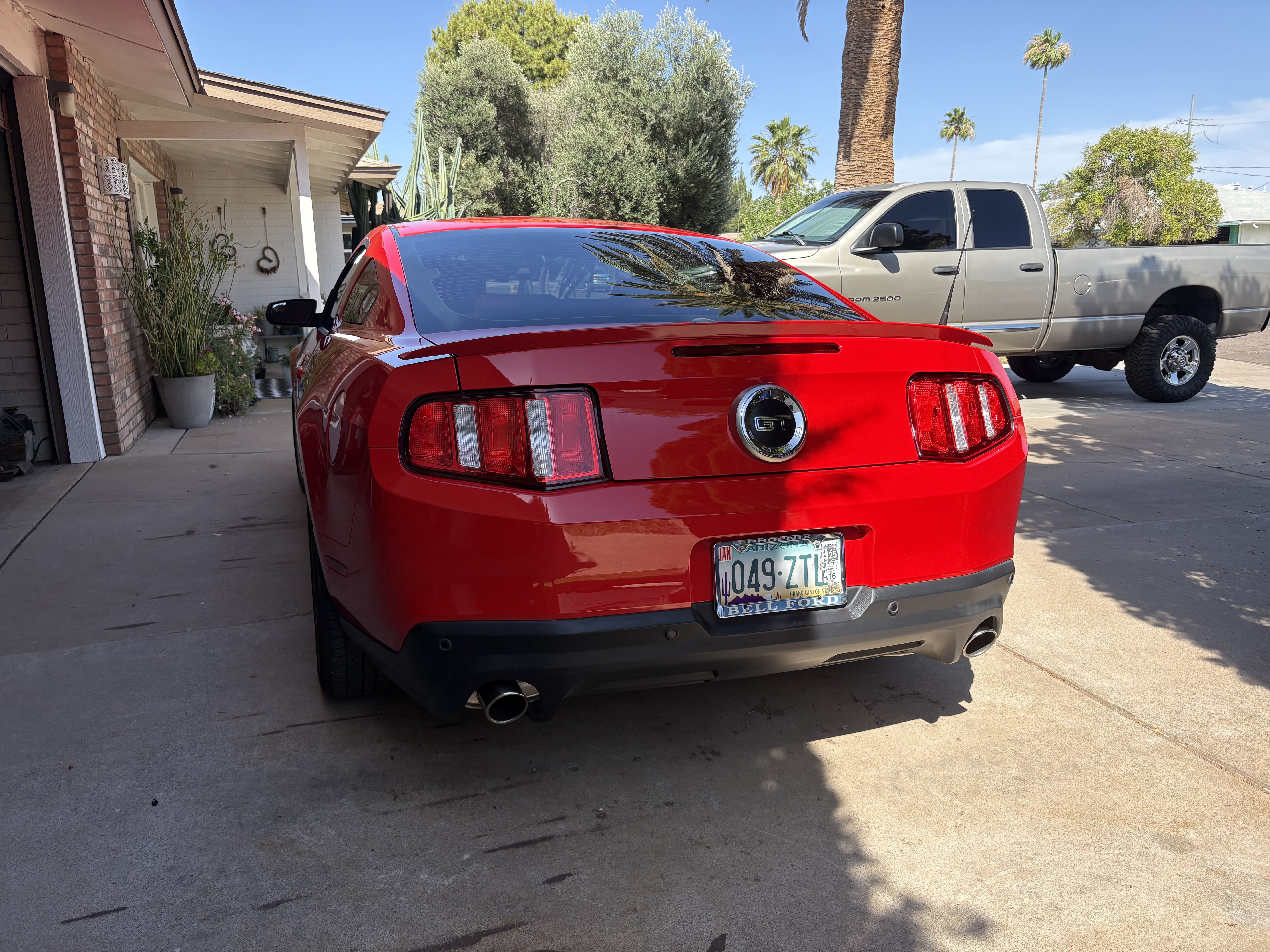 Used 2012 Ford Mustang GT Premium w/ Security Pkg RWD image 4