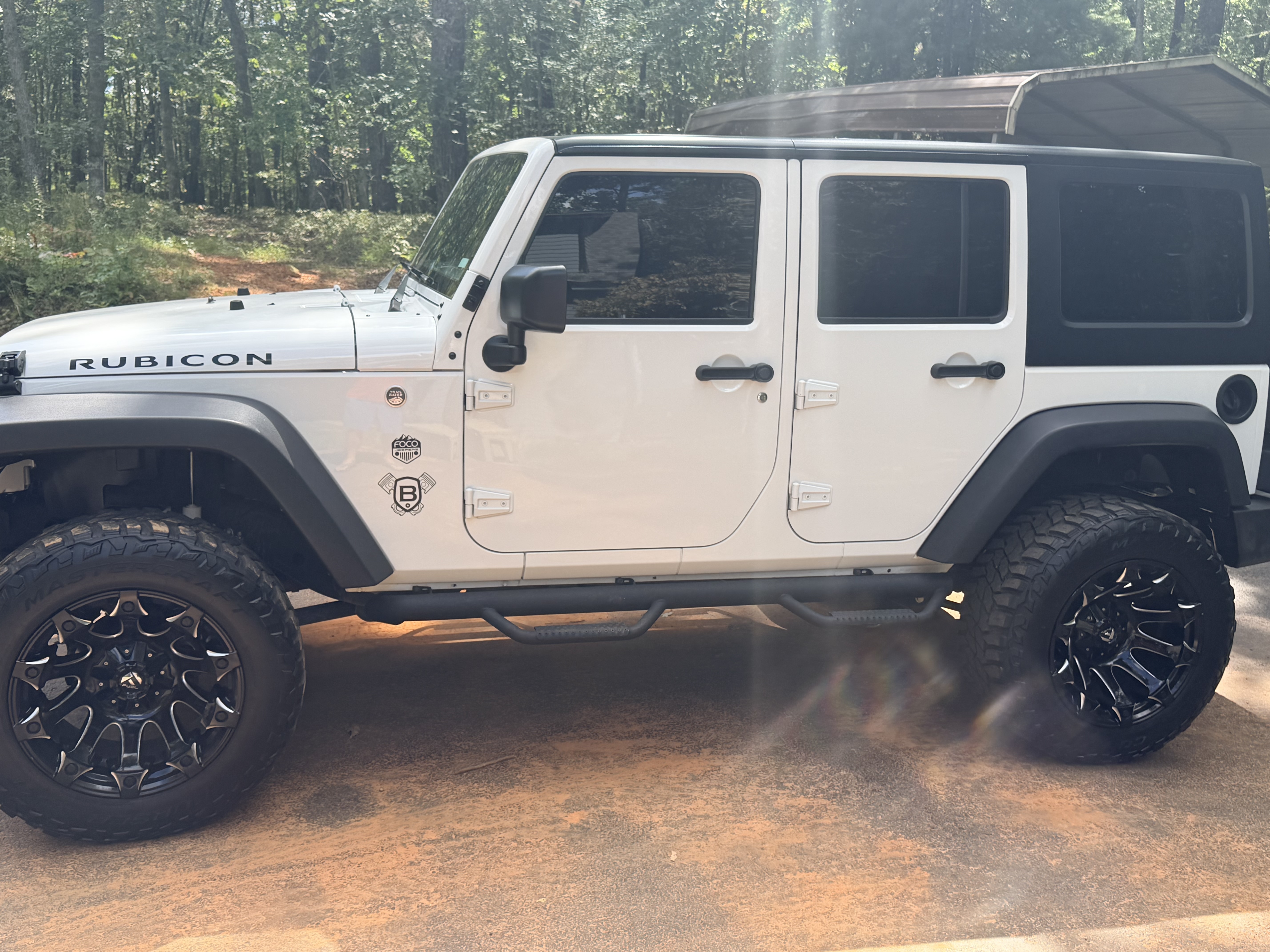 Used 2017 Jeep Wrangler Unlimited Rubicon w/ Connectivity Group AWD/4WD image 1