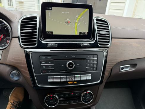 Used 2018 Mercedes-Benz GLS 450 4MATIC image 4