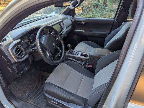 Used 2023 Toyota Tacoma TRD Off-Road image 7