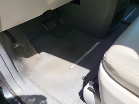 Used 2008 Chrysler Town & Country Touring image 16