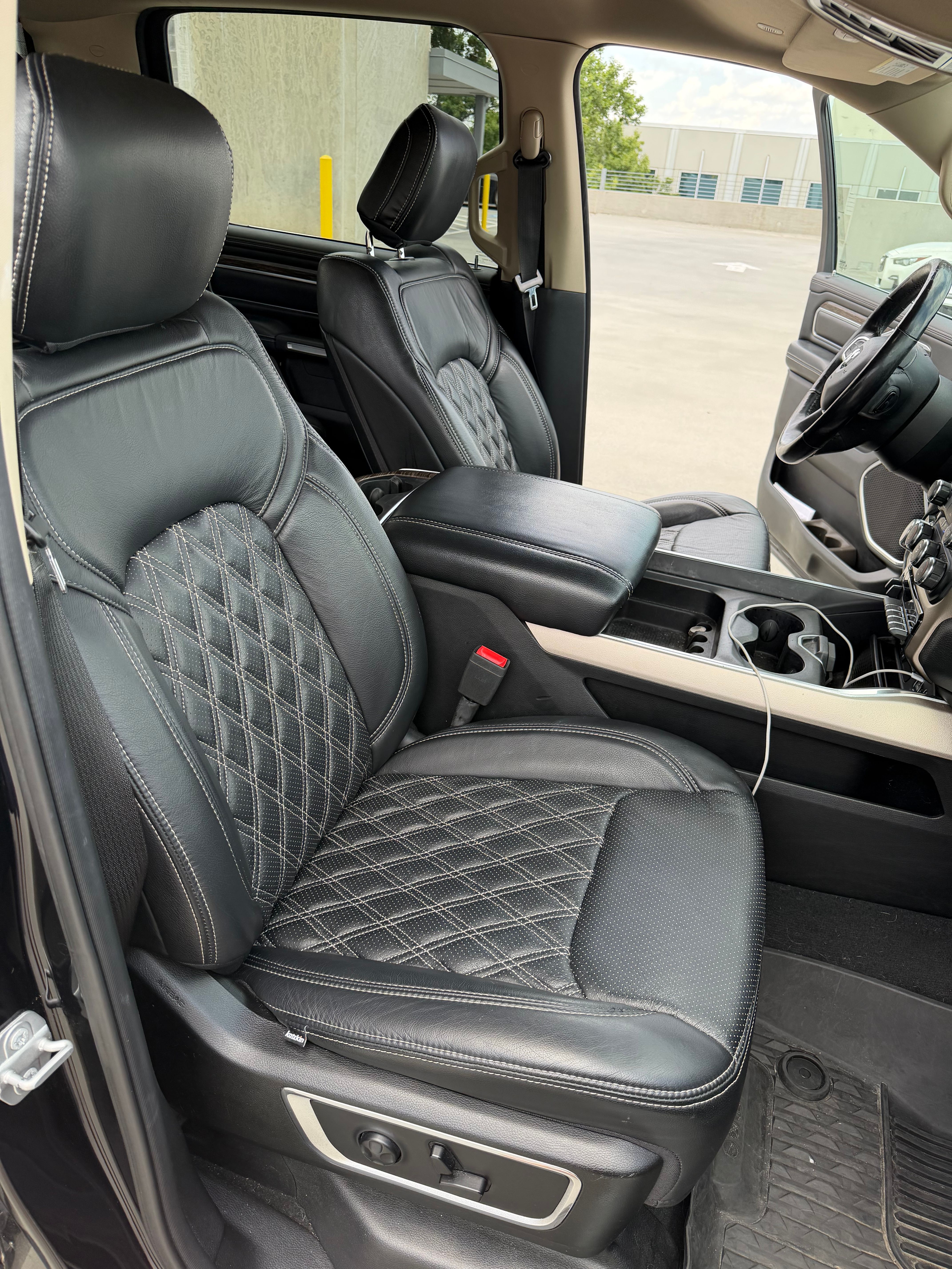 Used 2019 RAM 1500 Laramie AWD/4WD image 27