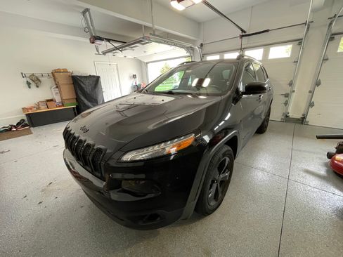 Used 2017 Jeep Cherokee High Altitude image 4