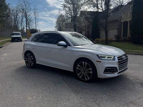 Used 2018 Audi SQ5 Prestige w/ Prestige Package image 2