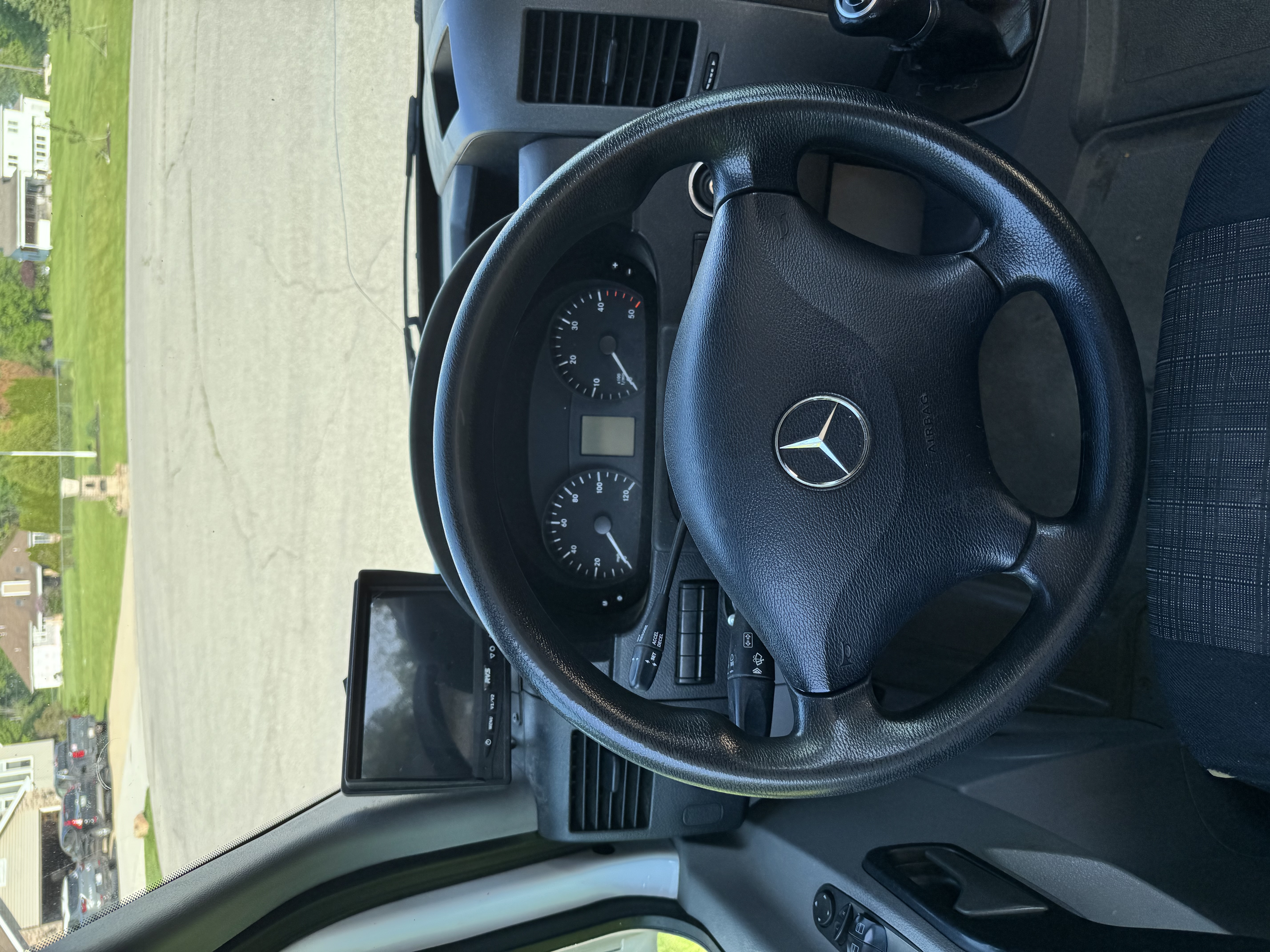 Used 2015 Mercedes-Benz Sprinter 2500 image 16