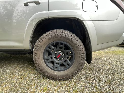 Used 2021 Toyota 4Runner TRD Off-Road Premium w/ Moonroof Package image 11