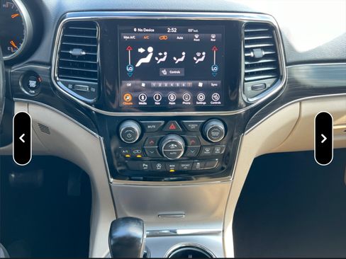 Used 2021 Jeep Grand Cherokee Limited w/ Sun & Sound Group image 10