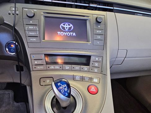 Used 2015 Toyota Prius Two FWD image 12