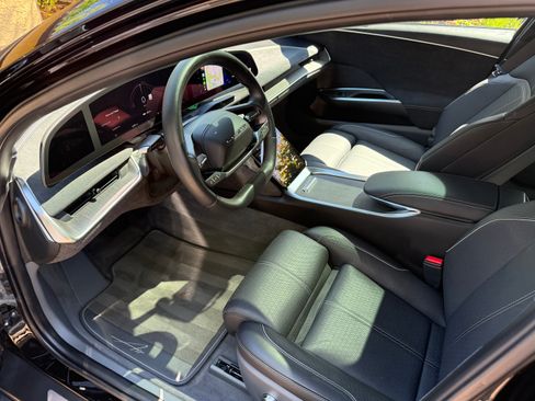 Used 2022 Lucid Air Grand Touring image 10