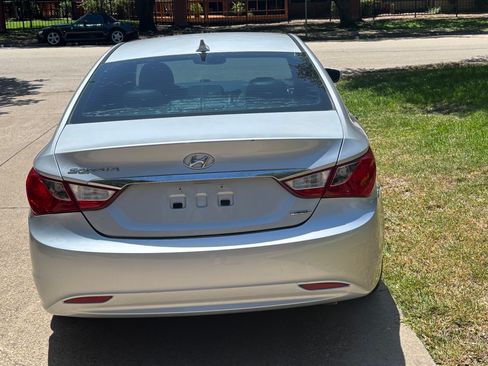 Used 2011 Hyundai Sonata Limited FWD image 5