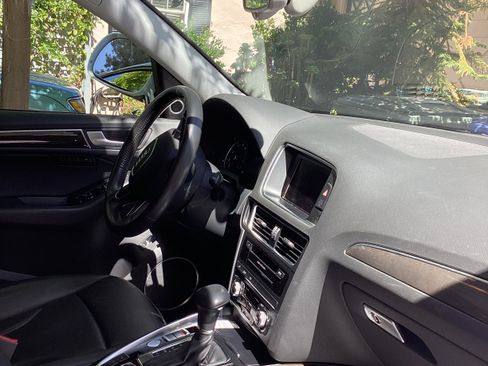 Used 2014 Audi Q5 2.0T Premium Plus w/ Premium Plus Package AWD/4WD image 9