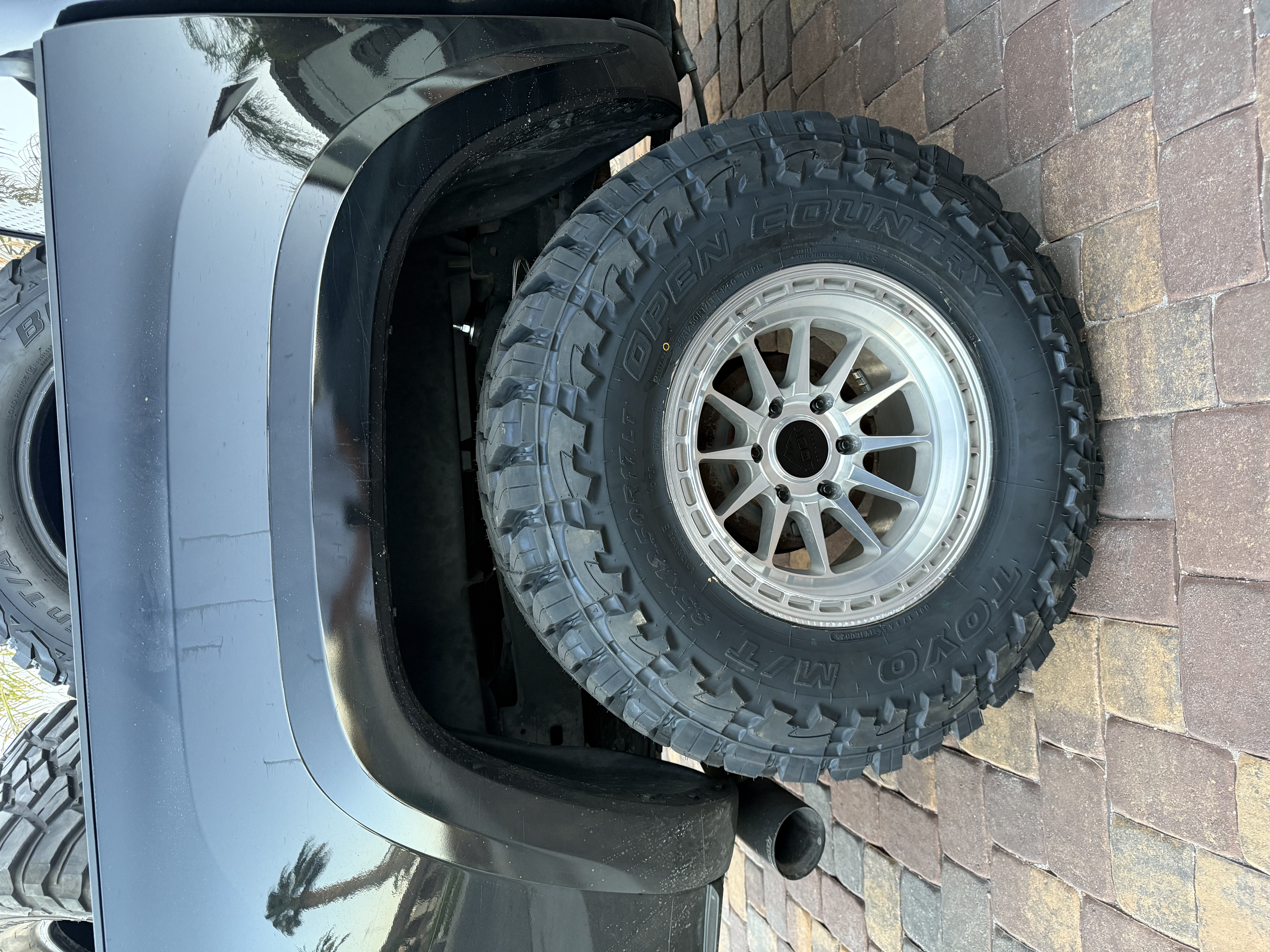 Used 2022 Toyota Tacoma SR5 w/ Technology Package AWD/4WD image 9
