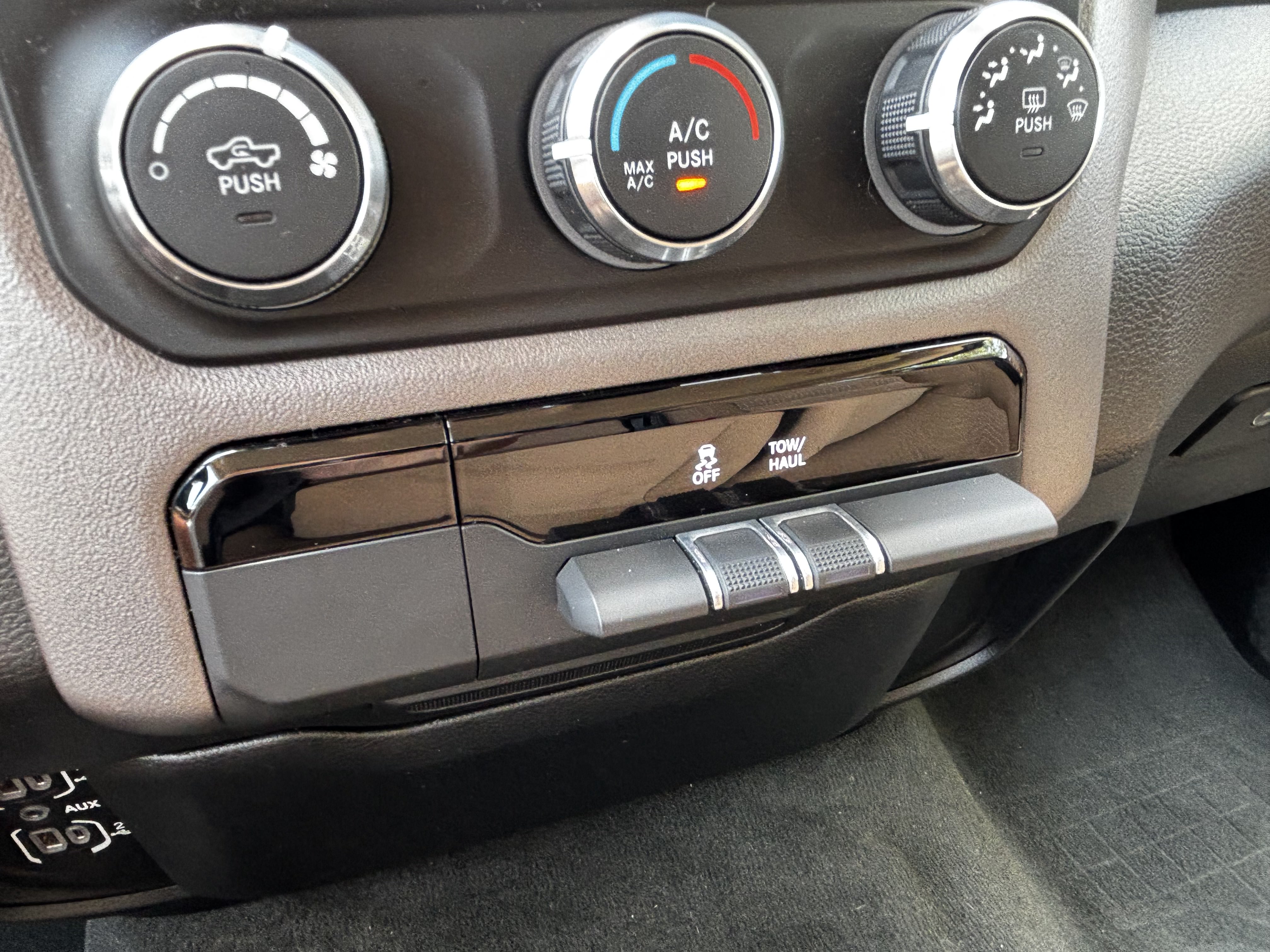 Used 2021 RAM 1500 Big Horn w/ Level 1 Safety Group AWD/4WD image 18