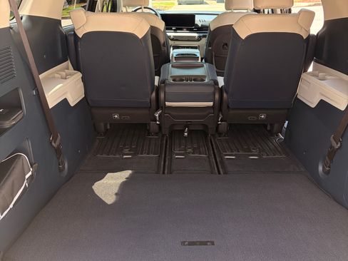 Used 2025 Kia Carnival SX FWD image 12