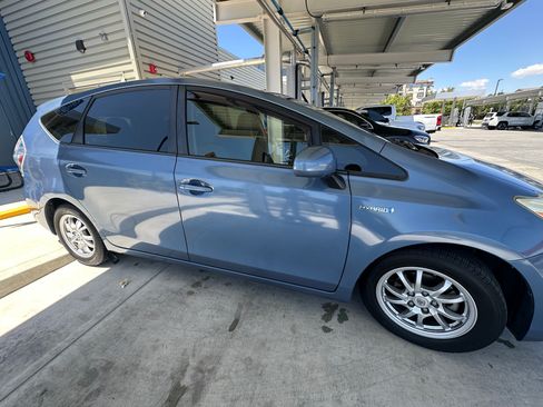 Used 2012 Toyota Prius V Three FWD image 10