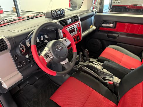 Used 2012 Toyota FJ Cruiser 4WD image 15