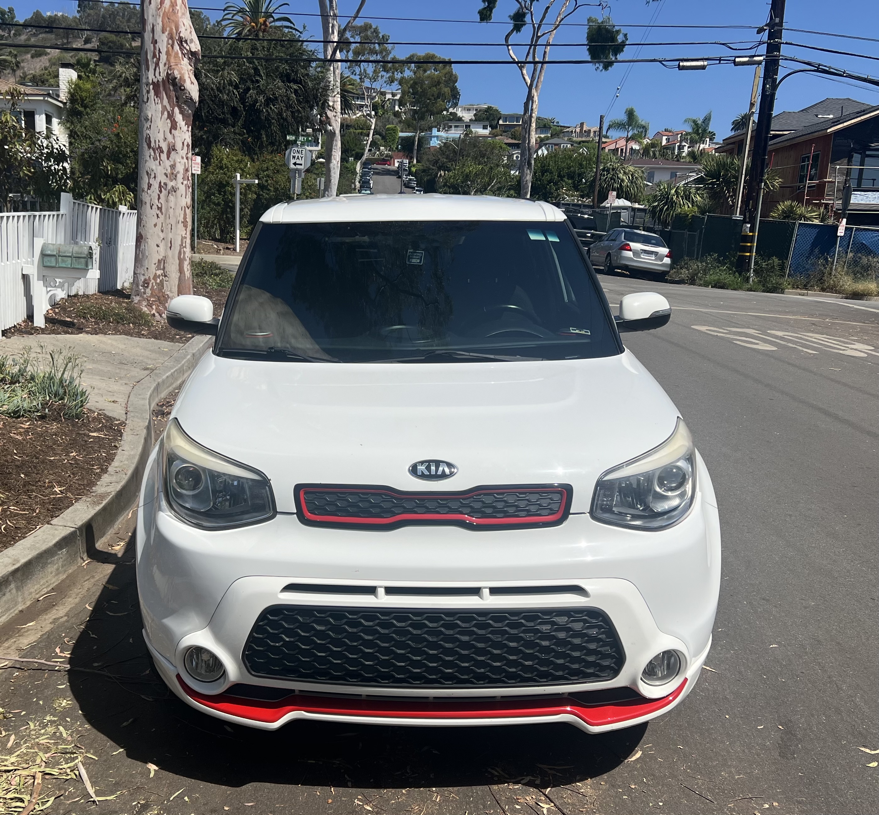 Used 2014 Kia Soul + FWD image 2