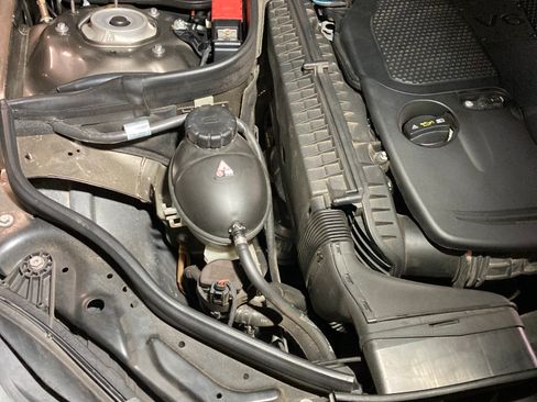 Used 2013 Mercedes-Benz E 350 E 350 Sedan 4D image 19