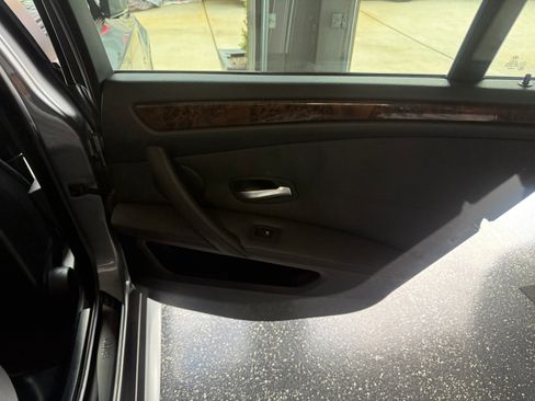 Used 2008 BMW 550i Sedan image 11