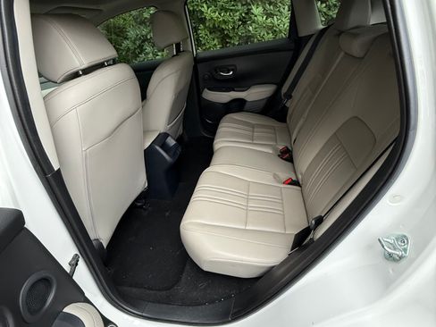 Used 2023 Honda HR-V EX-L image 8