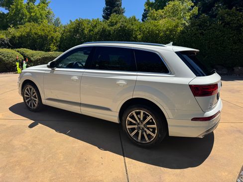 Used 2018 Audi Q7 3.0T Premium Plus w/ Premium Plus Package AWD/4WD image 1