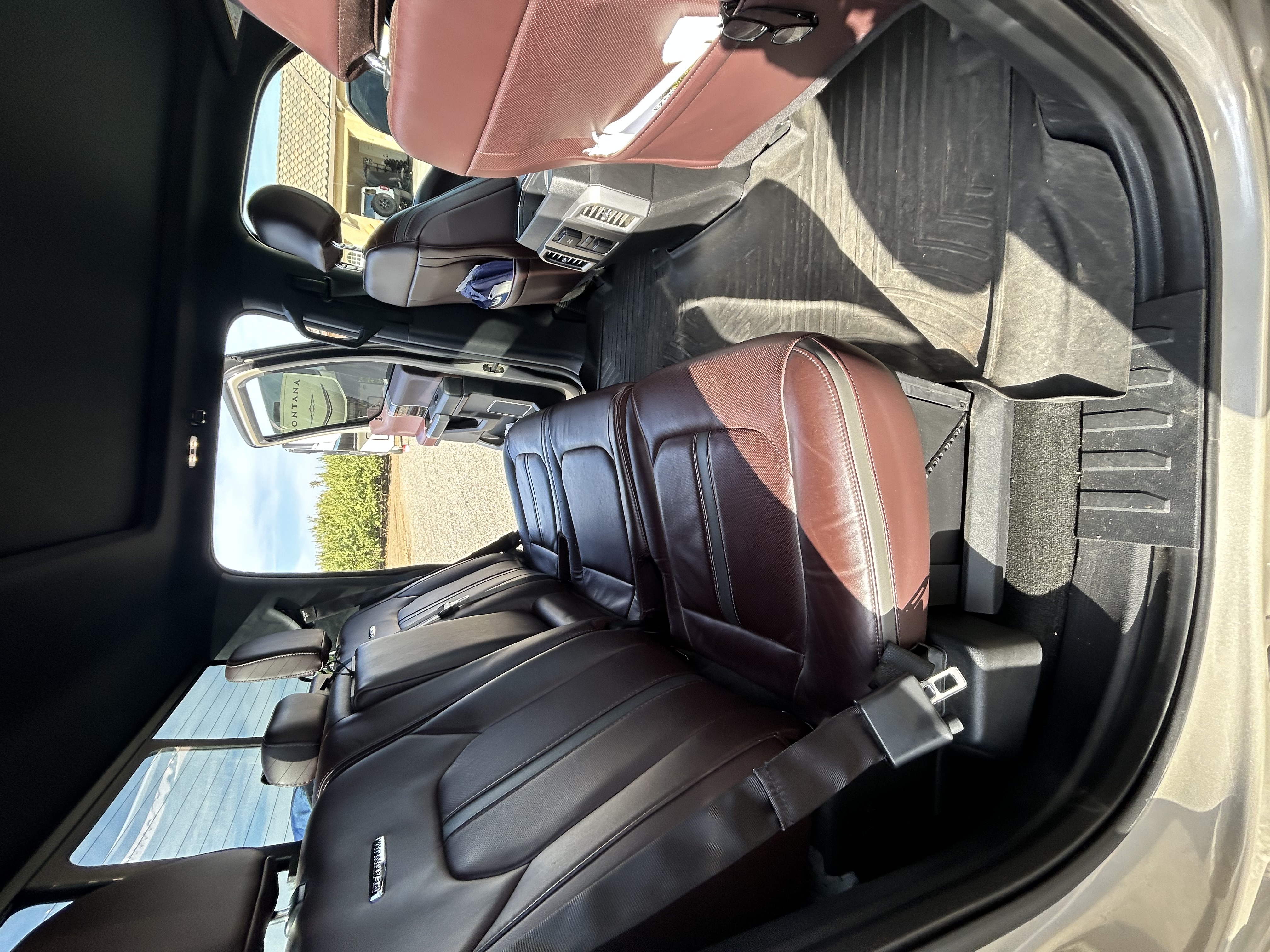 Used 2017 Ford F250 Platinum w/ Platinum Ultimate Package AWD/4WD image 19
