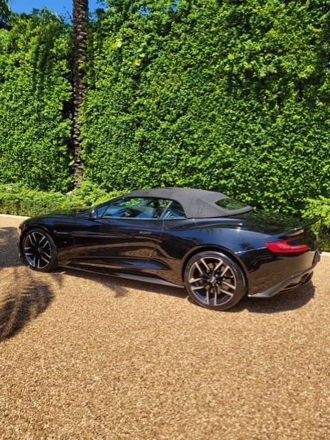 Used 2016 Aston Martin Vanquish Volante RWD image 2