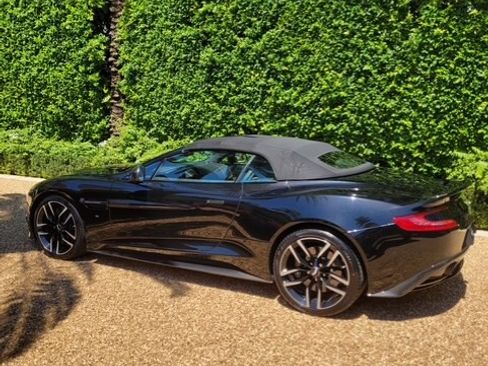 Used 2016 Aston Martin Vanquish Volante image 2