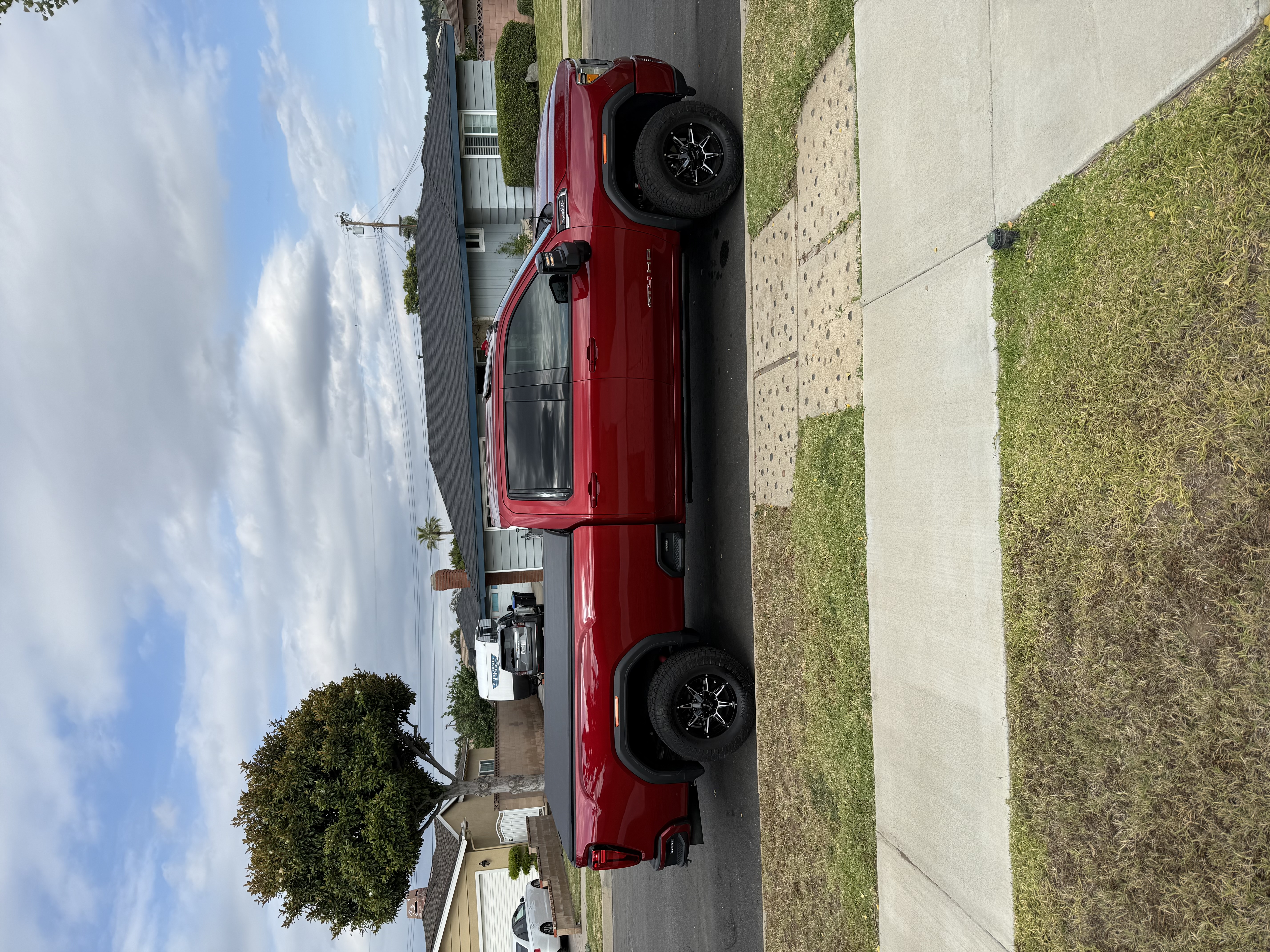 Used 2023 GMC Sierra 3500 AT4 w/ AT4 Preferred Package AWD/4WD image 4
