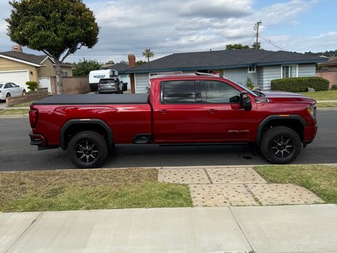 Used 2023 GMC Sierra 3500 AT4 w/ AT4 Preferred Package AWD/4WD image 4