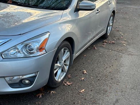 Used 2014 Nissan Altima 2.5 SL w/ Technology Package image 2