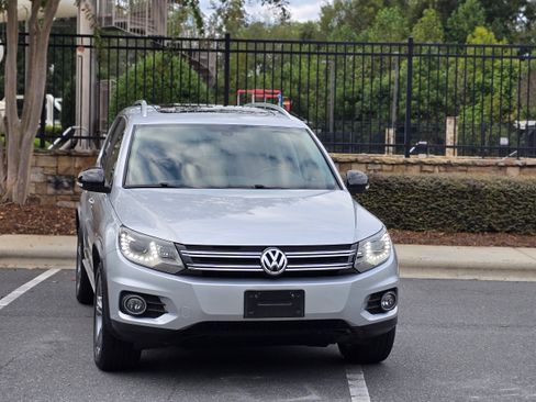 Used 2017 Volkswagen Tiguan Sport image 1