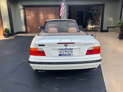 Used 1999 BMW 328i Convertible RWD image 4